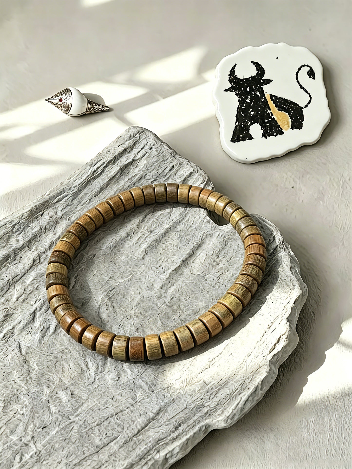 Disc-shaped bead bracelet