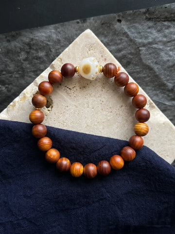 Thuja Wood Bracelet – Cat Paw