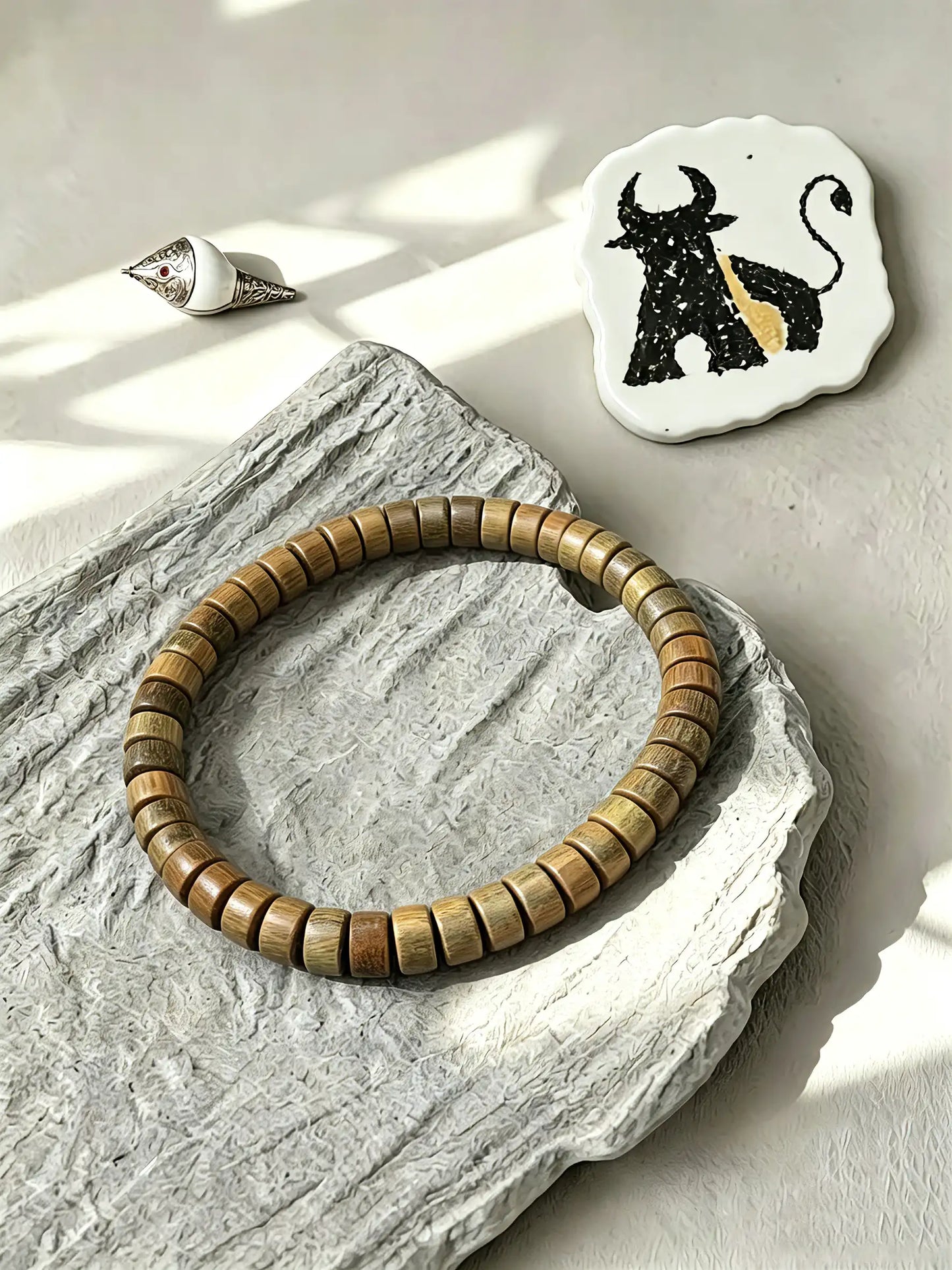 Disc-shaped bead bracelet