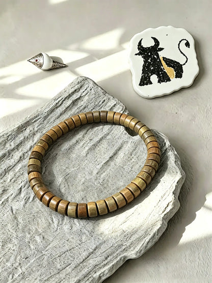 Disc-shaped bead bracelet