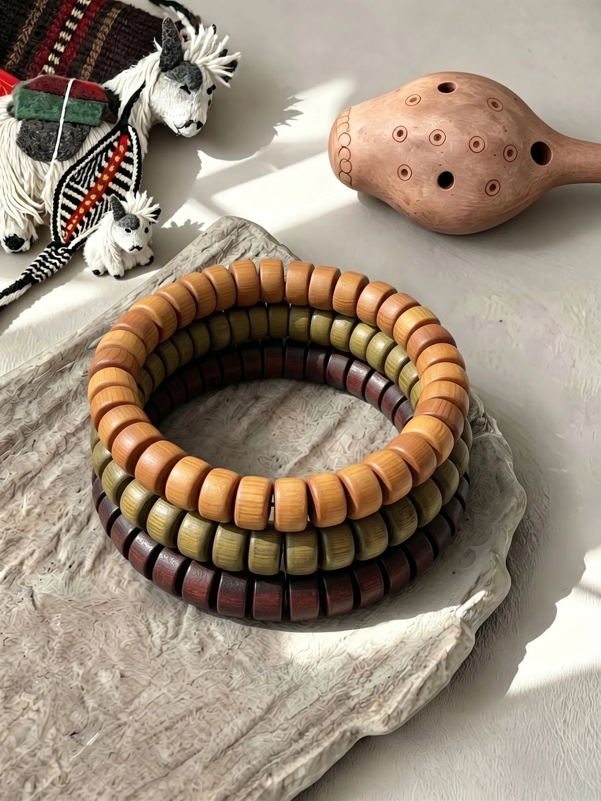 Disc-shaped bead bracelet
