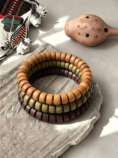 Disc-shaped bead bracelet