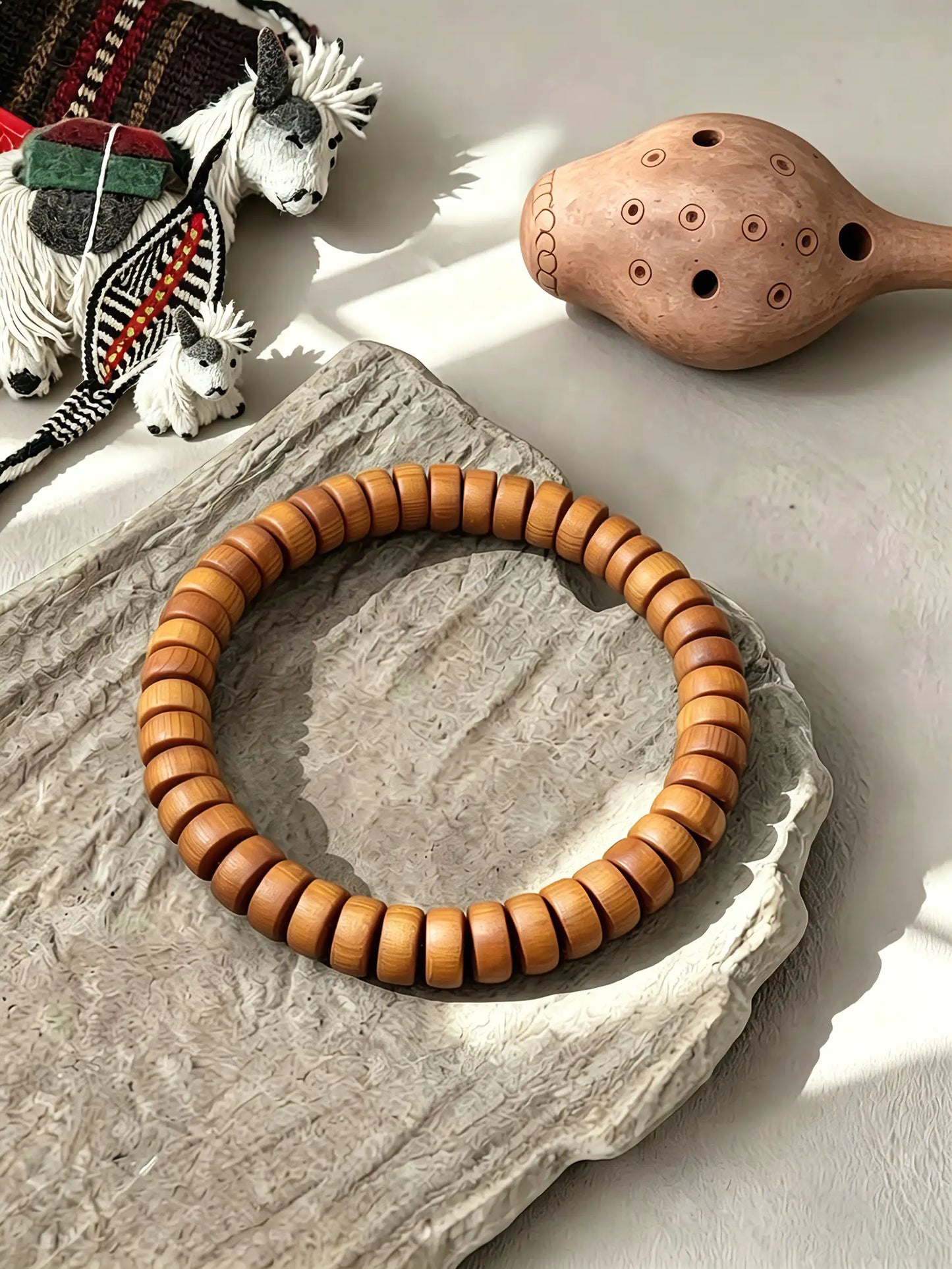 Disc-shaped bead bracelet