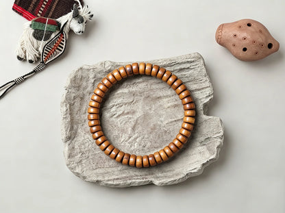 Disc-shaped bead bracelet