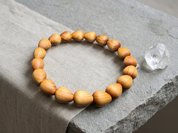 Heart-shaped Thuja wood bracelet