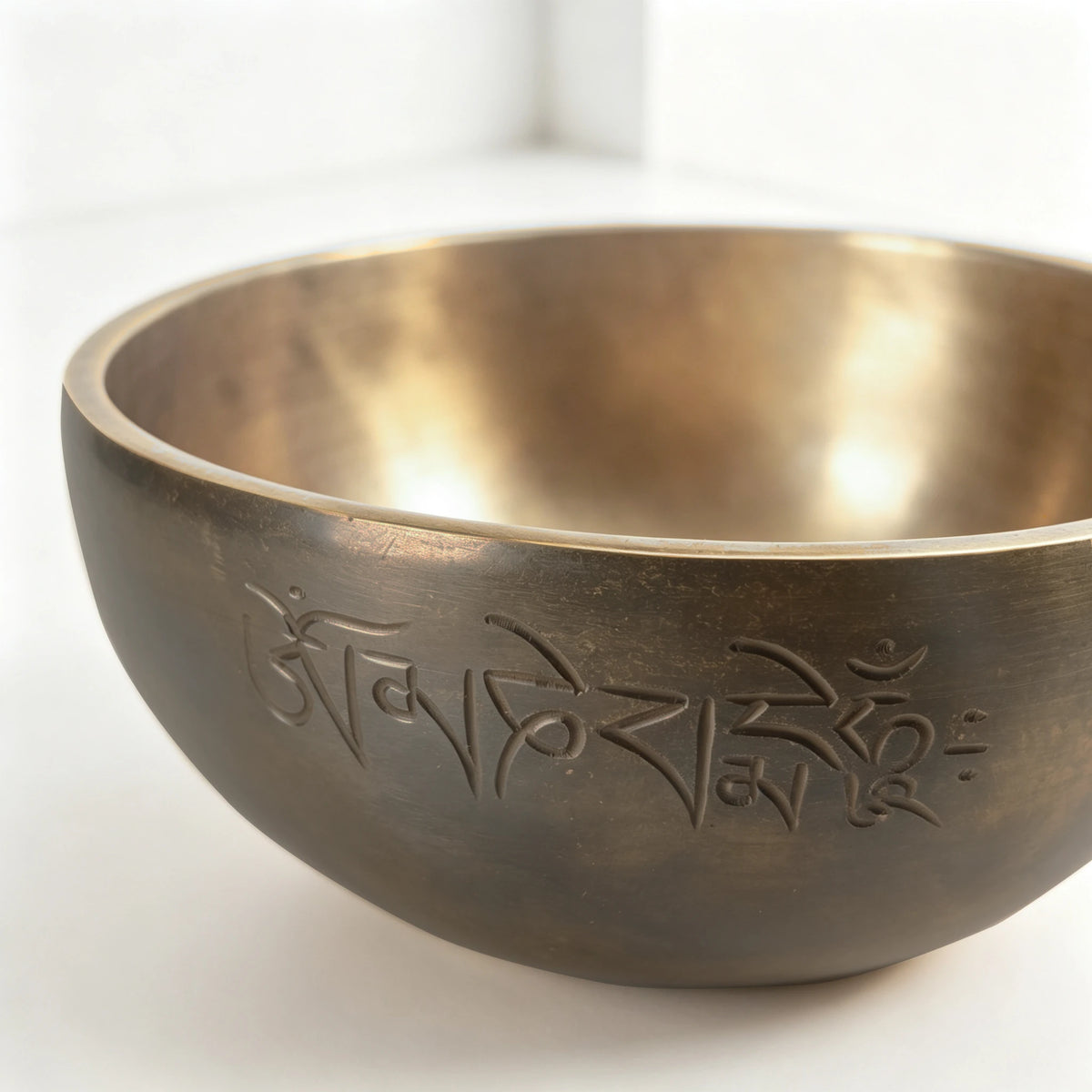 Kailash Black & Gold Dual-Tone Full Moon Singing Bowl