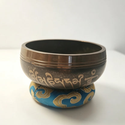 Kailash Om Mani Padme Hum & Vajra Mantra Singing Bowl