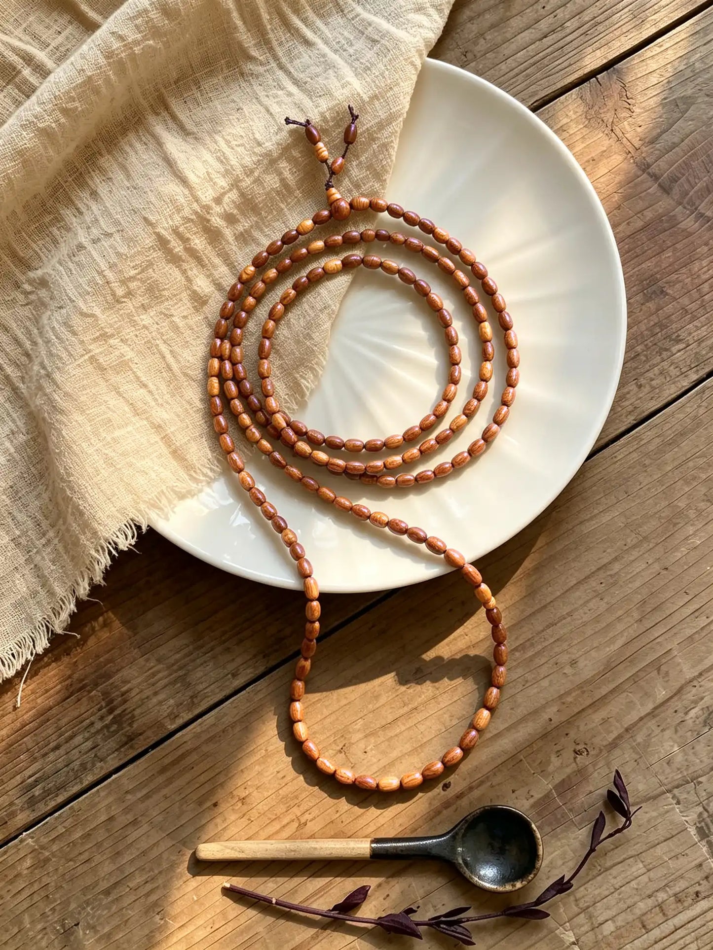 Grain-textured Thuja wood bead necklace